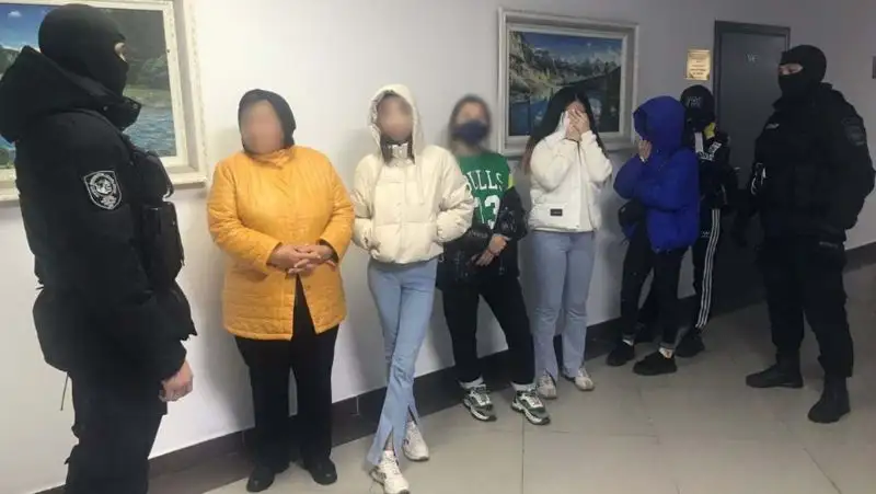 В банном комплексе Талдыкоргана работали "ночные бабочки"