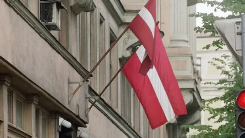 Власти Латвии советуют гражданам в случае войны запастись топорами