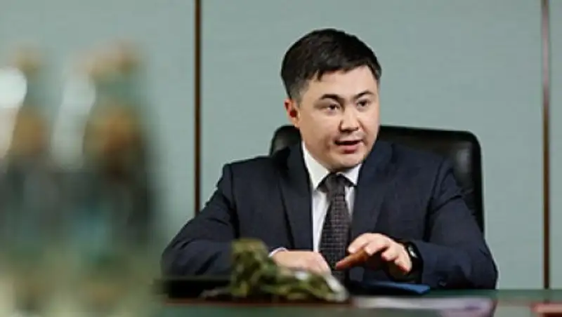 Сулейменов рассказал о проблемах отхода страны от нефтяной зависимости