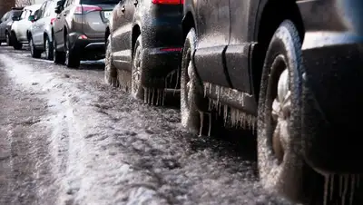 гололед, безопасность, дорога  , фото - Новости Zakon.kz от 16.12.2021 15:55