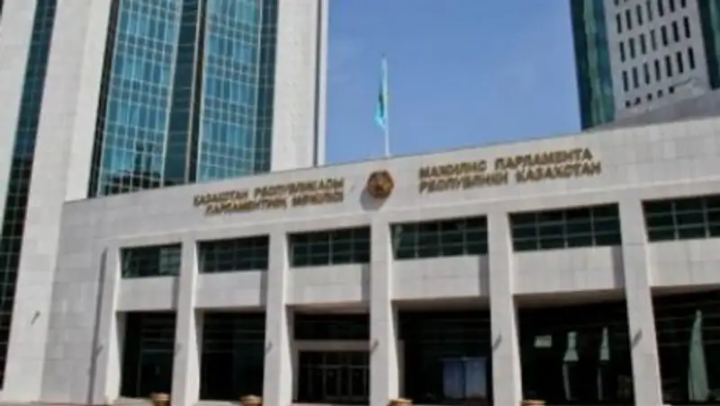 Трансляция правительственного часа в Мажилисе Парламента РК