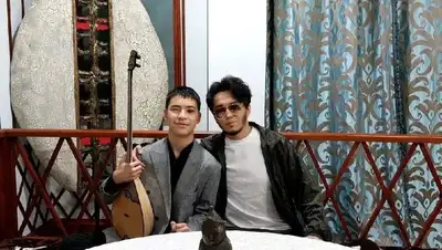 Незрячий подросток-домбрист сыграл с Димашем , фото - Новости Zakon.kz от 16.11.2022 18:24