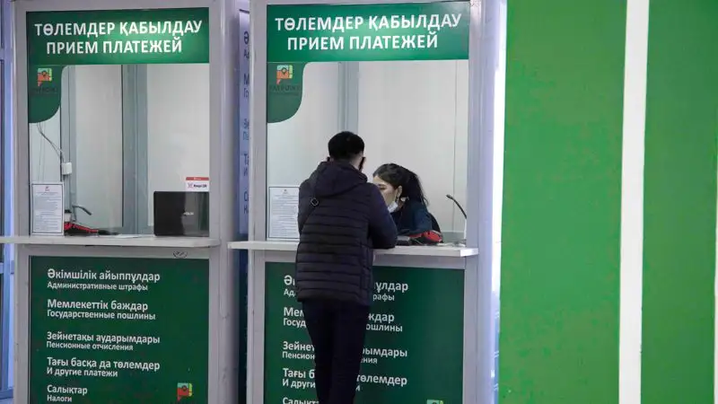 Казахстанских водителей начали штрафовать за выезд на закрытые трассы