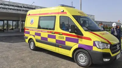 Карета скорой помощи с пациентом попала в аварию в Костанае , фото - Новости Zakon.kz от 19.05.2023 06:05