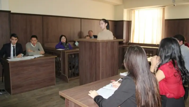 В AlmaU прошел суд по разделу имущества молодой семьи без бракоразводного процесса