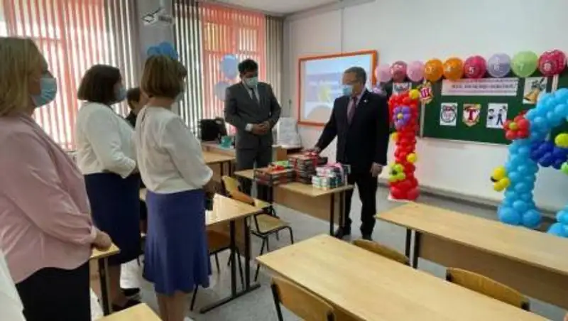 Уразалин посетил школу №19 в Актобе.