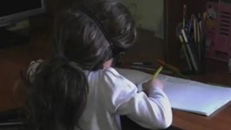 В Шымкенте домогавшегося собственной дочери мужчину освободили в зале суда