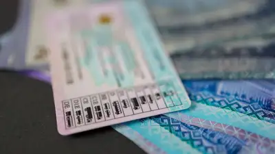 48 казахстанцев пытались купить водительские права у аферистки из Экибастуза