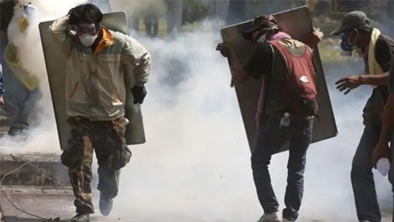 Шесть человек получили ранения во время обстрела лагеря оппозиции в центре Бангкока