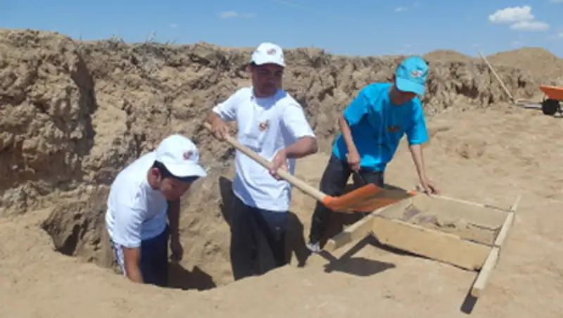 Уникальные находки обнаружены в кургане эпохи сарматов в Атырауской области