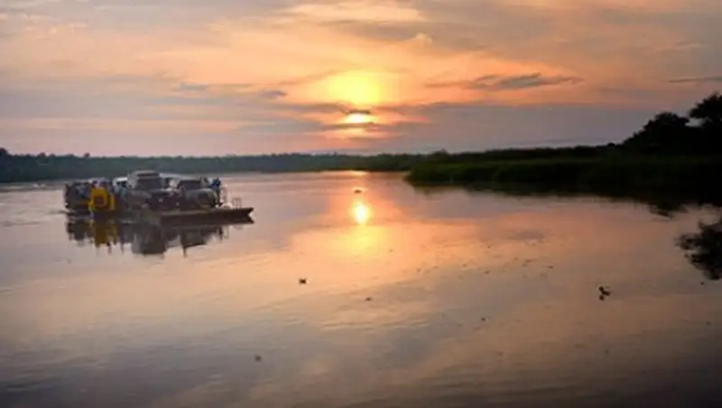 В Уганде потерпело крушение судно с футбольной командой 