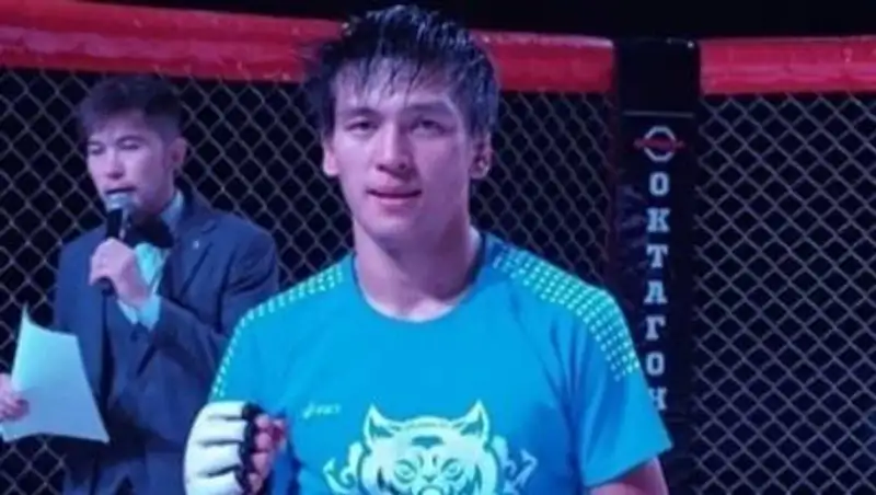 Казахстанский файтер нокаутировал французского "Солдата" на Brave CF