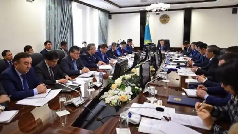 Аким ЮКО раскритиковал работу шымкентских чиновников