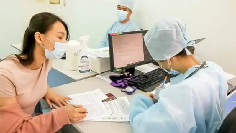 7,5 тыс. человек вакцинировались от коронавируса за сутки в Нур-Султане