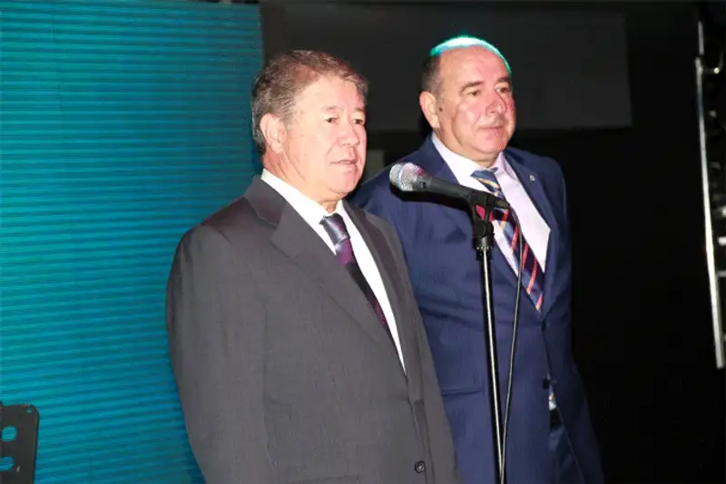 ФК «Кайрат» наградили медалями ФК «Кайрат» наградили медалями, фото - Новости Zakon.kz от 06.11.2013 03:40