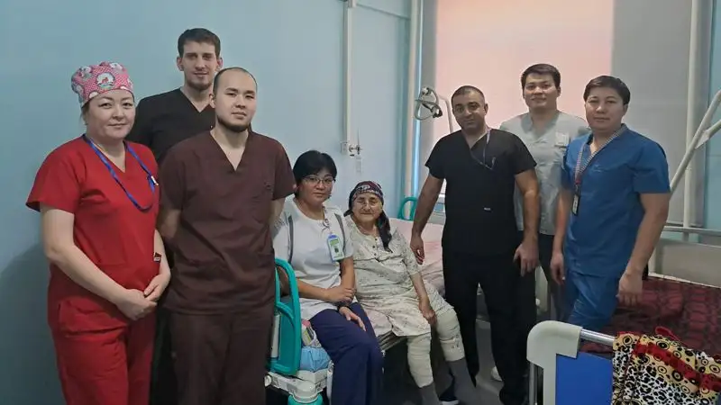 105-летнюю пациентку успешно прооперировали в Алматы