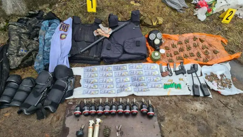 97 оружейных схронов выявило МВД