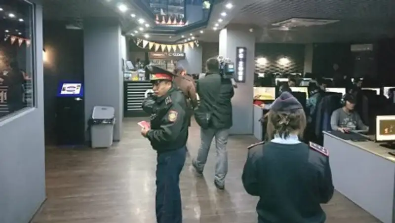 Локальные рейды в ночь "Хэллоуина" провели полицейские Алматы