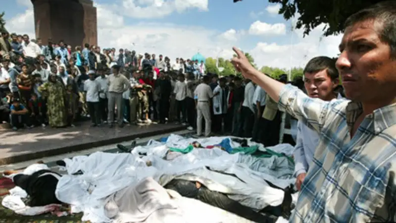 В Узбекистане признали, что мирных жителей в Андижане расстреляли правительственные войска