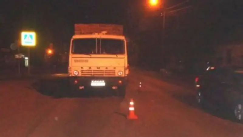 Водитель большегруза «под кайфом» сбил женщину в Актобе