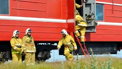 Пожарный поезд подключили для тушения пожара в Абайской области , фото - Новости Zakon.kz от 23.05.2023 10:51