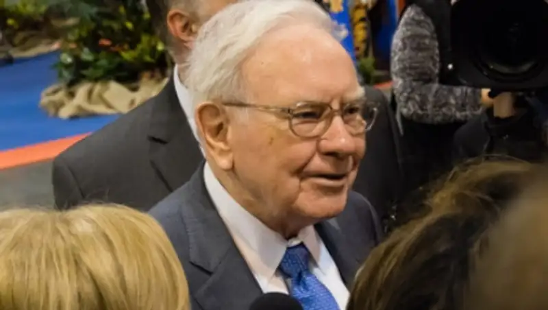 Обед с Уорреном Баффетом ушел с молотка за 2,3 миллиона долларов