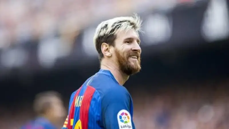 СМИ: Месси не хочет продлевать контракт с "Барселоной"  