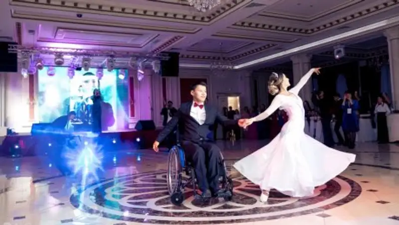 В Атырау прошел благотворительный бал "1st Grand Ball Atyrau"