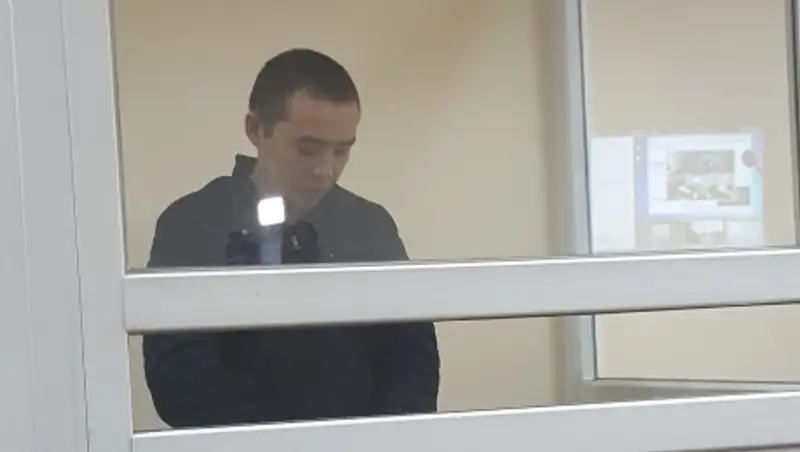 Совершивший жуткое ДТП в Алматы сотрудник УССО рыдал в суде во время дачи показаний