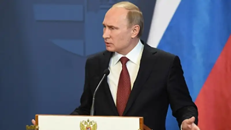 Путин назвал жизнь скучной без сплетен