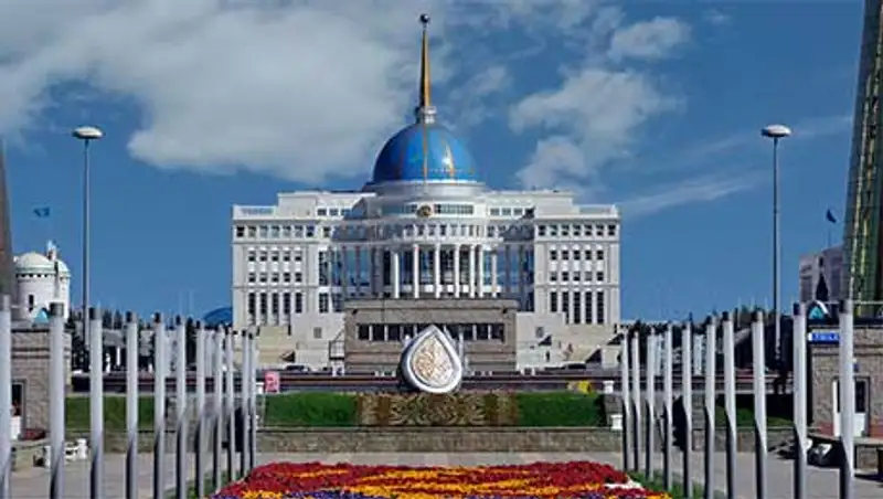 Нурсултан Назарбаев провел встречу с известным экономистом Джереми Рифкином