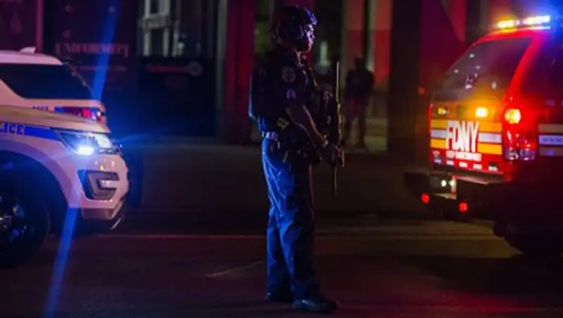 В США полиция обнаружила в прицепе к грузовику восемь погибших мигрантов