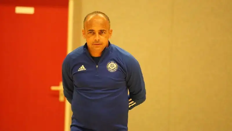 Тренер сборной Казахстана по футзалу прибыл на Евро-2022