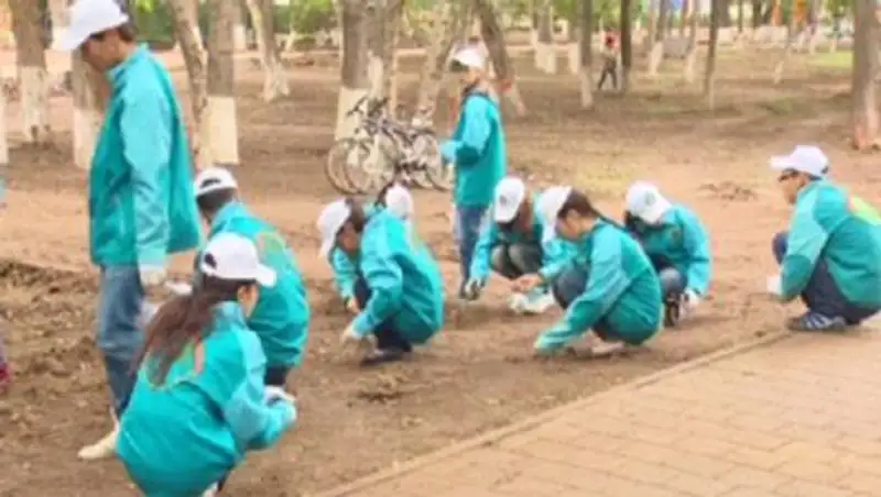 Экологическая акция «Марш парков» проходит в столице Казахстана 