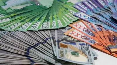 курсы валют, фото - Новости Zakon.kz от 04.07.2023 11:10