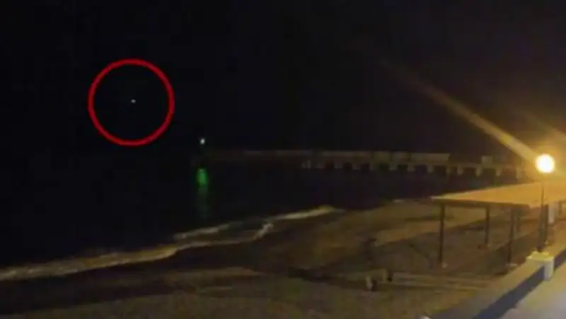 В соцсетях обсуждают видео вспышки в небе над Сочи в момент крушения ТУ-154