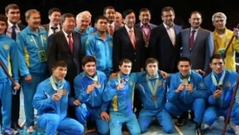 Казахстанские боксеры выступят на международном турнире в Венгрии