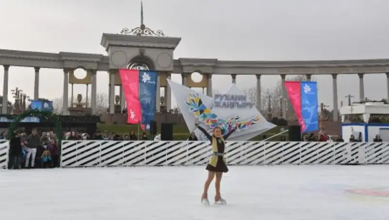 В Алматы в День Первого Президента РК открылись бесплатные ледовые катки