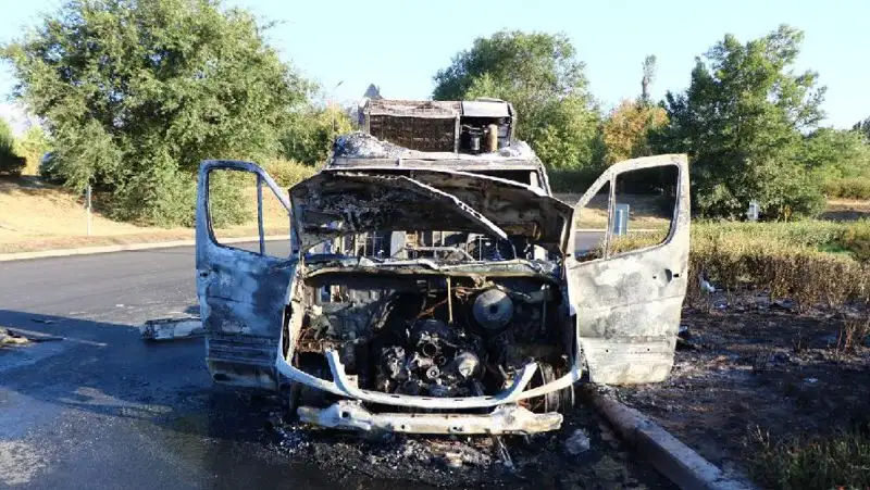 машина сгорела , фото - Новости Zakon.kz от 02.09.2022 18:00
