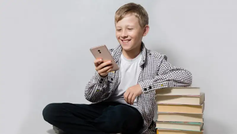 Как работа смартфона отражается на памяти человека, рассказал эксперт