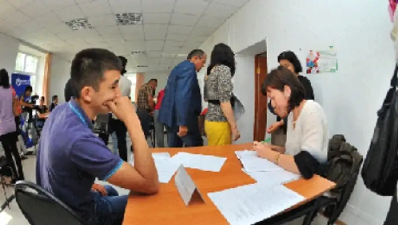Безработным Астаны предоставят оплачиваемую общественную работу