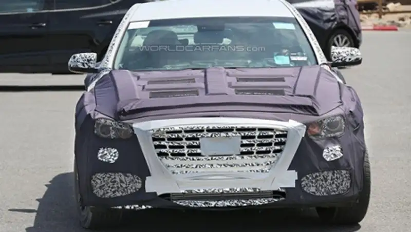 Hyundai вывела на тесты Genesis с турбомотором