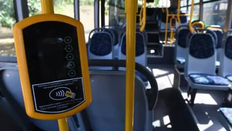 Пассажира на инвалидной коляске не пустили в автобус в Павлодаре