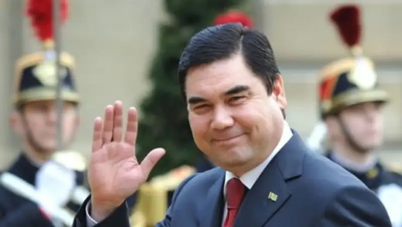 Президент Туркменистана исполнил рэп-хит вместе с внуком