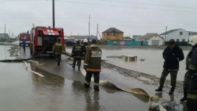 Штормовое предупреждение из-за сильных дождей объявлено в Атырауской области