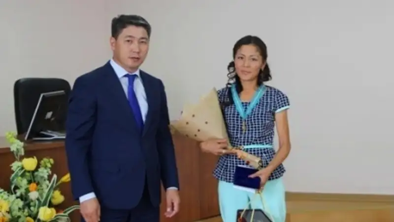 В Астане наградили 10  матерей подвесками «Алтын ал&#1179;а», «К&#1199;міс ал&#1179;а»