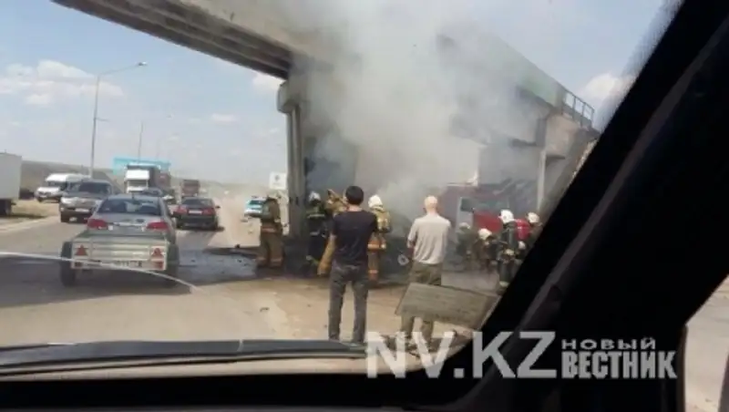 На темиртауской трассе в машине заживо сгорел человек