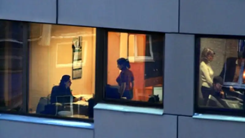 Трудоголизм назвали причиной алкоголизма