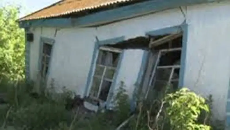 Жители затопленного Атбасара до сих пор живут в сараях