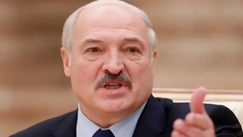 Лукашенко ответил на критику мер по борьбе с коронавирусом